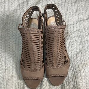 Vince Camuto Brown Cutout Sandals size 10